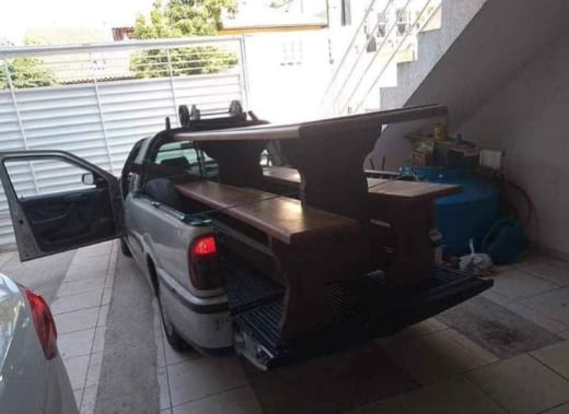 Caminhão da Craft Profissionais com caixas